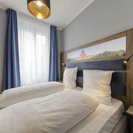 Hotel Smart Station 3*