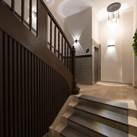 Smart Station Hotel