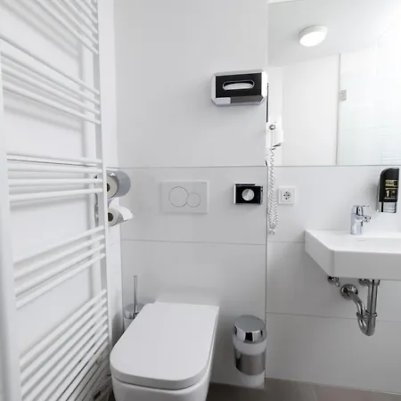 Hotel Smart Station 3*