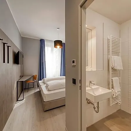 Otel Smart Station 3*