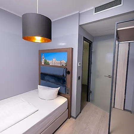 Smart Station Otel