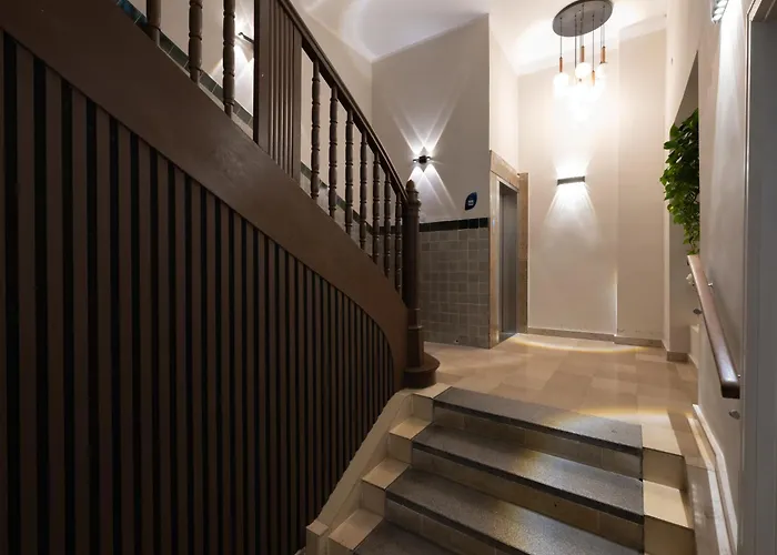 イージー パレス ステーション ホテル